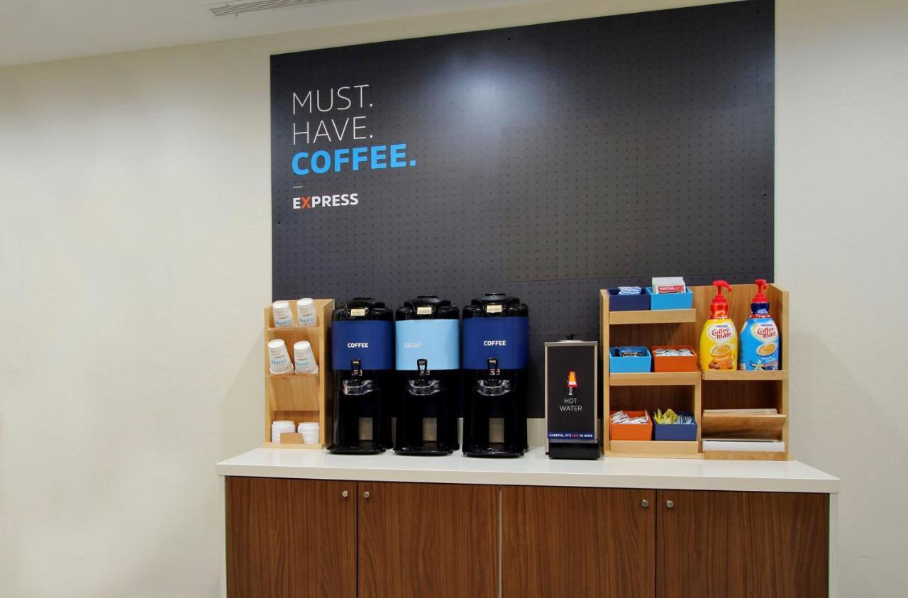 Holiday Inn Express - Kansas City Downtown By Ihg מראה חיצוני תמונה
