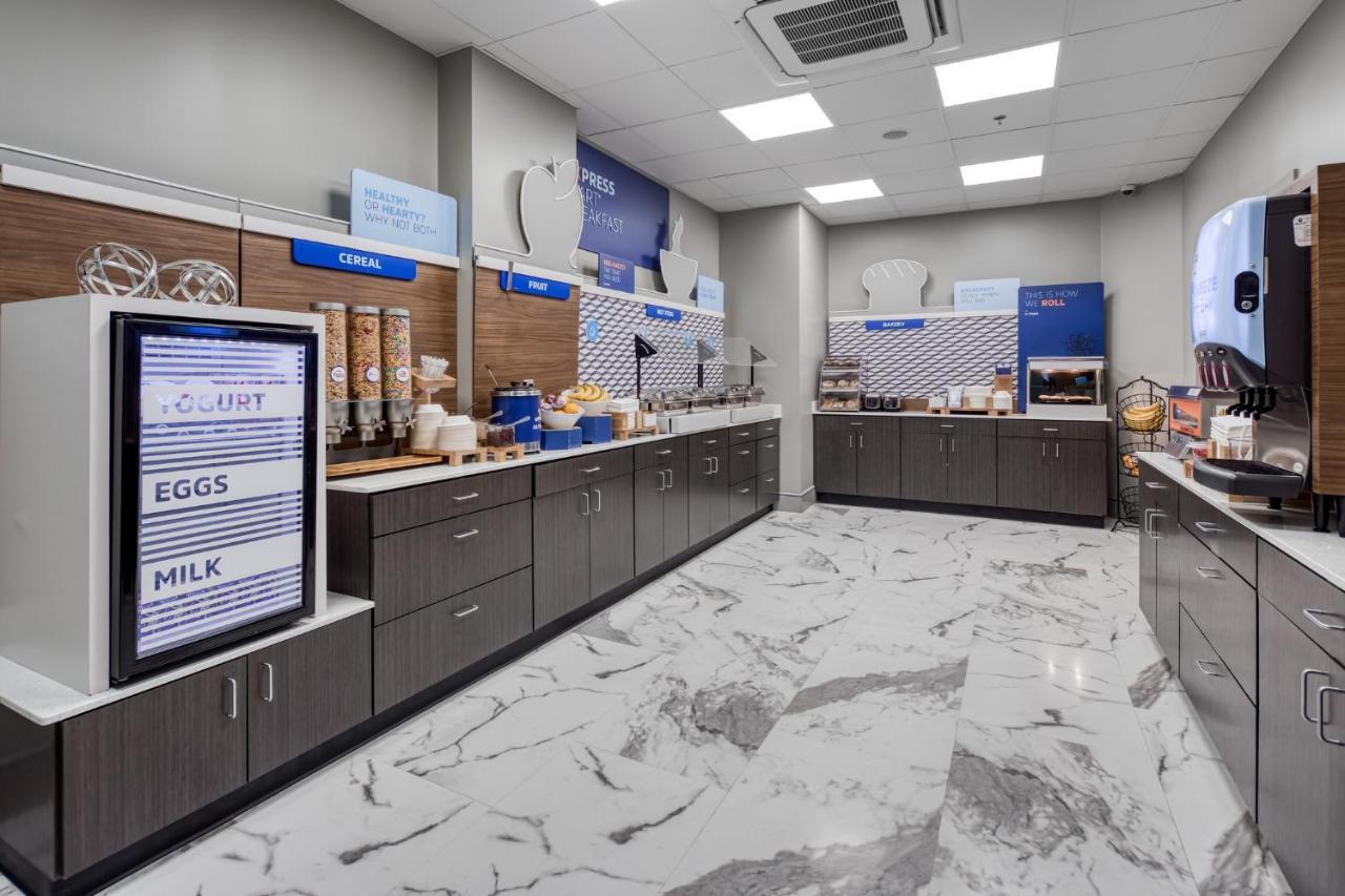 Holiday Inn Express - Kansas City Downtown By Ihg מראה חיצוני תמונה