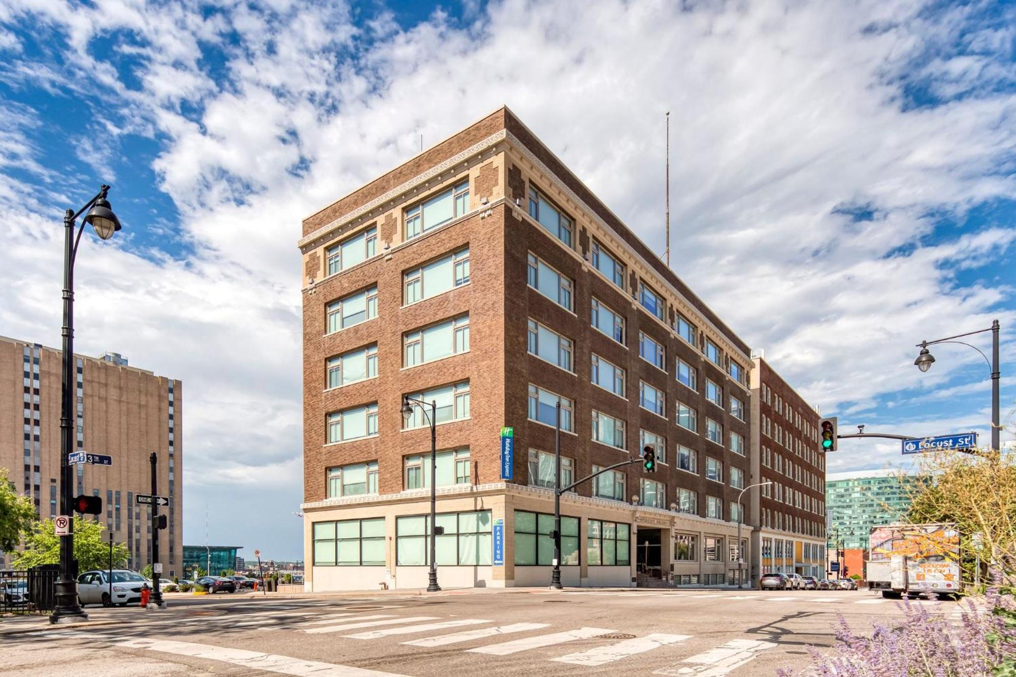 Holiday Inn Express - Kansas City Downtown By Ihg מראה חיצוני תמונה